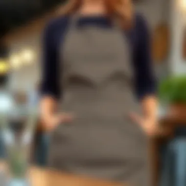 Versatile waist apron suitable for various professions